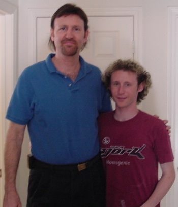 Peter Layton with Mike Einziger (Yes Mr. Layton is very tall)
